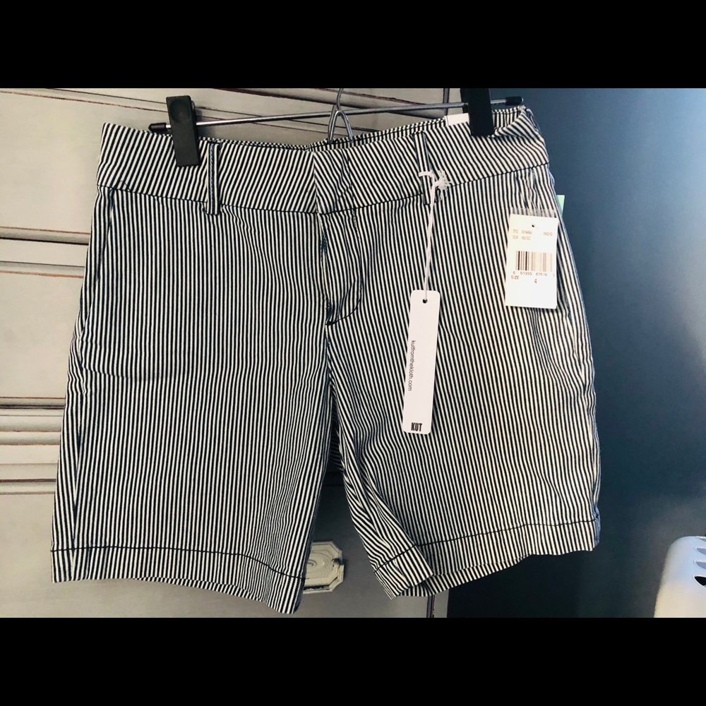 NWT Kut from Kloth walking shots